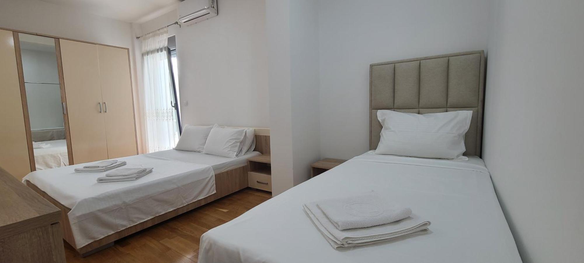 Ambassador & Ambassador Lux Apartments 乌尔齐尼 客房 照片