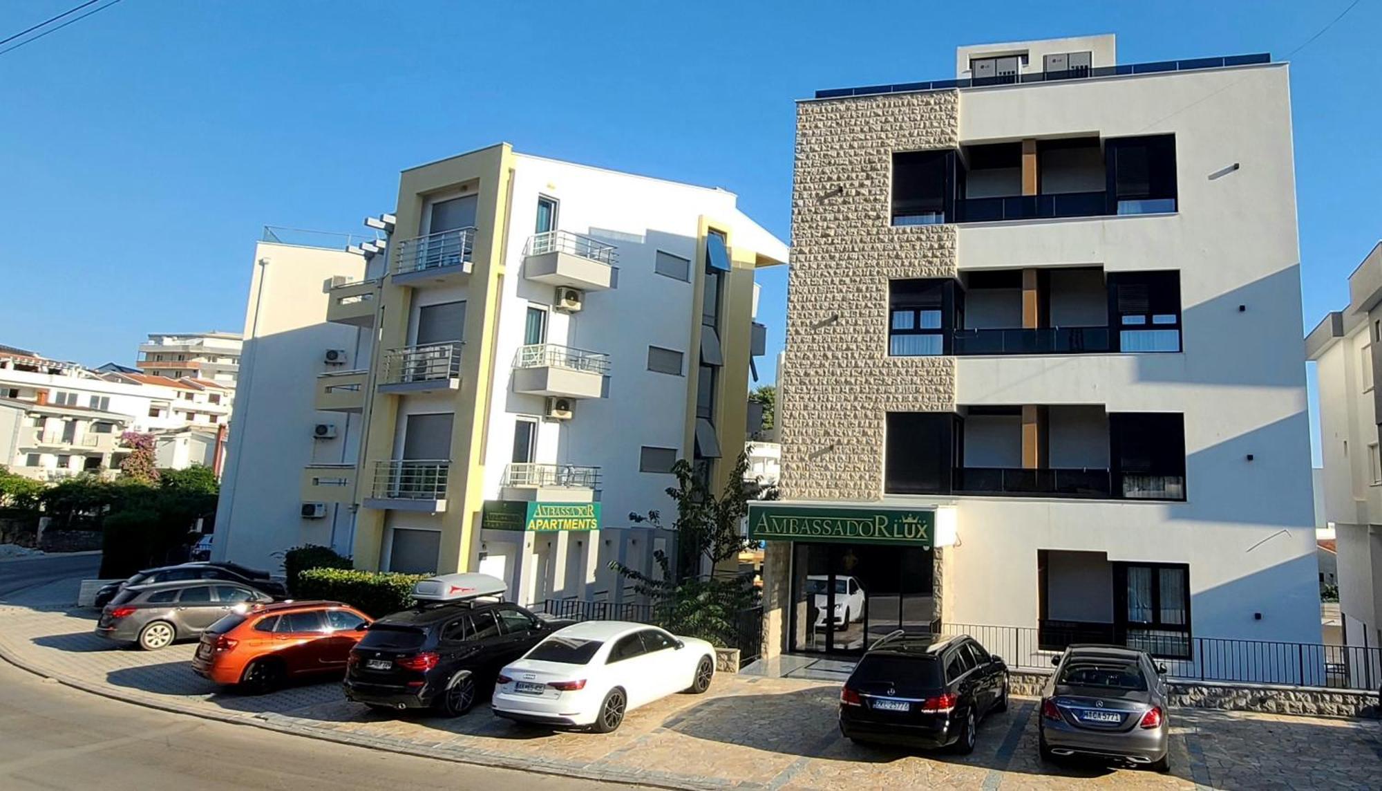 Ambassador & Ambassador Lux Apartments 乌尔齐尼 外观 照片