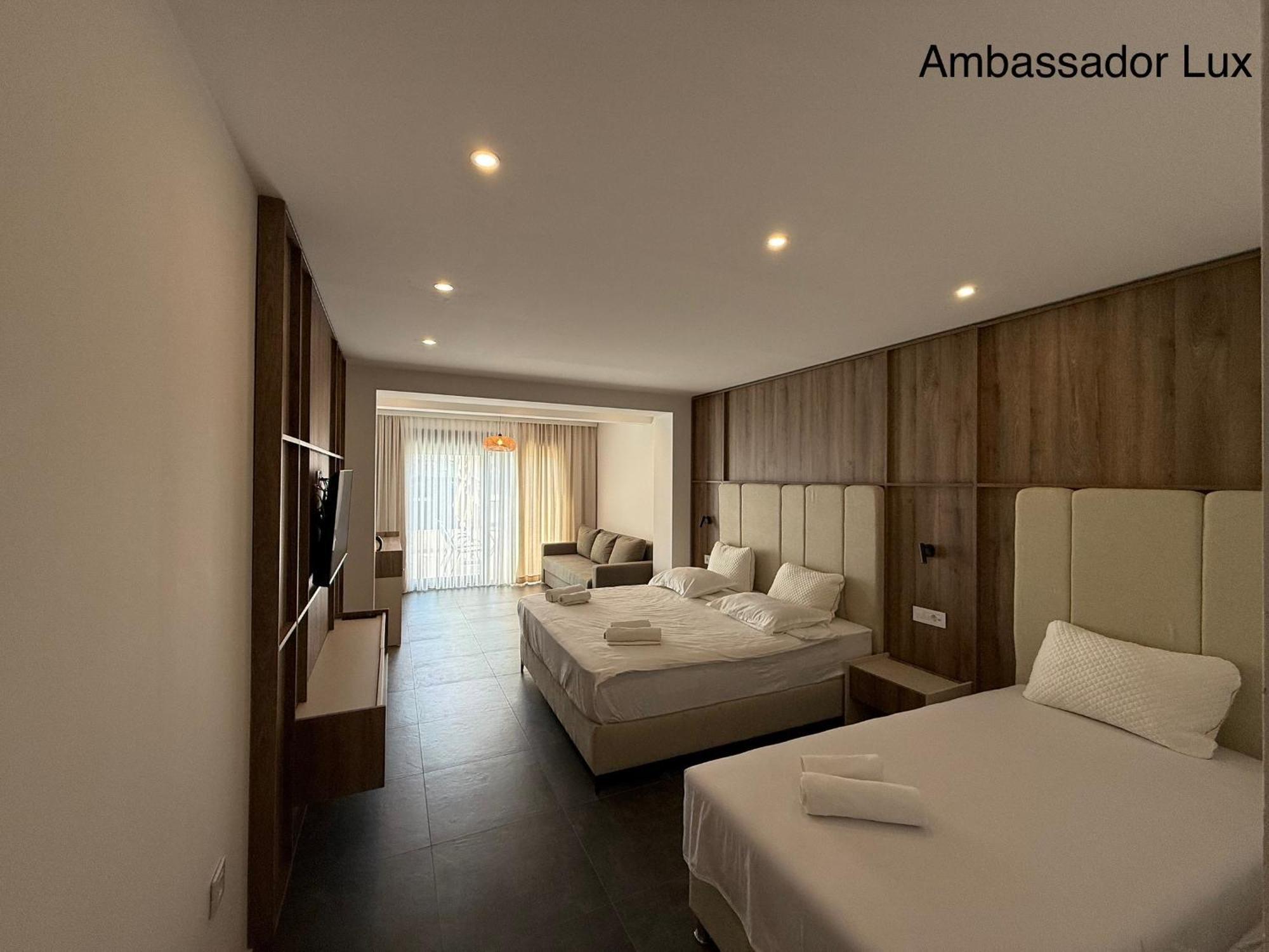 Ambassador & Ambassador Lux Apartments 乌尔齐尼 外观 照片