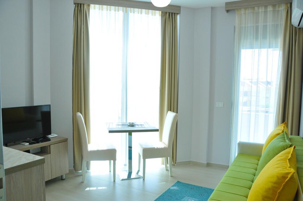 Ambassador & Ambassador Lux Apartments 乌尔齐尼 外观 照片